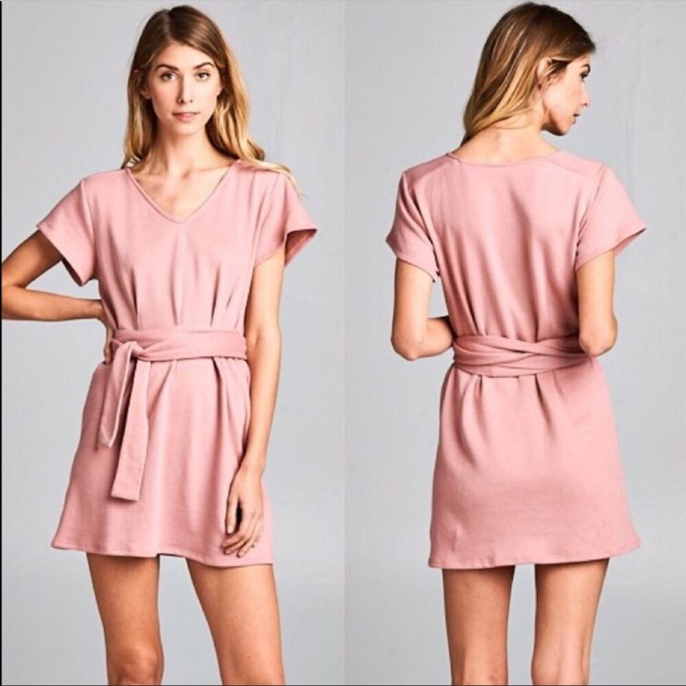 NWT Beautiful Blush Knit Waist Tie Dress Size Large